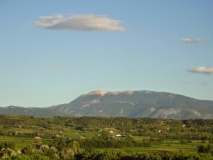 Mont_ventoux_from_mirabel